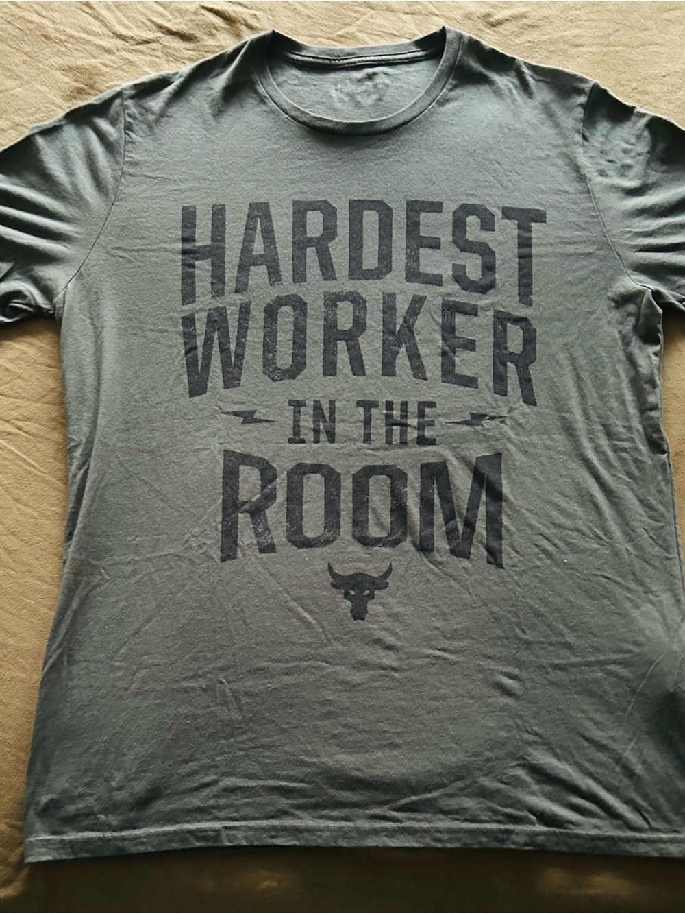 Under Armour Project Rock Men's Green Graphic 'Hardest Worker In The Room' Tee